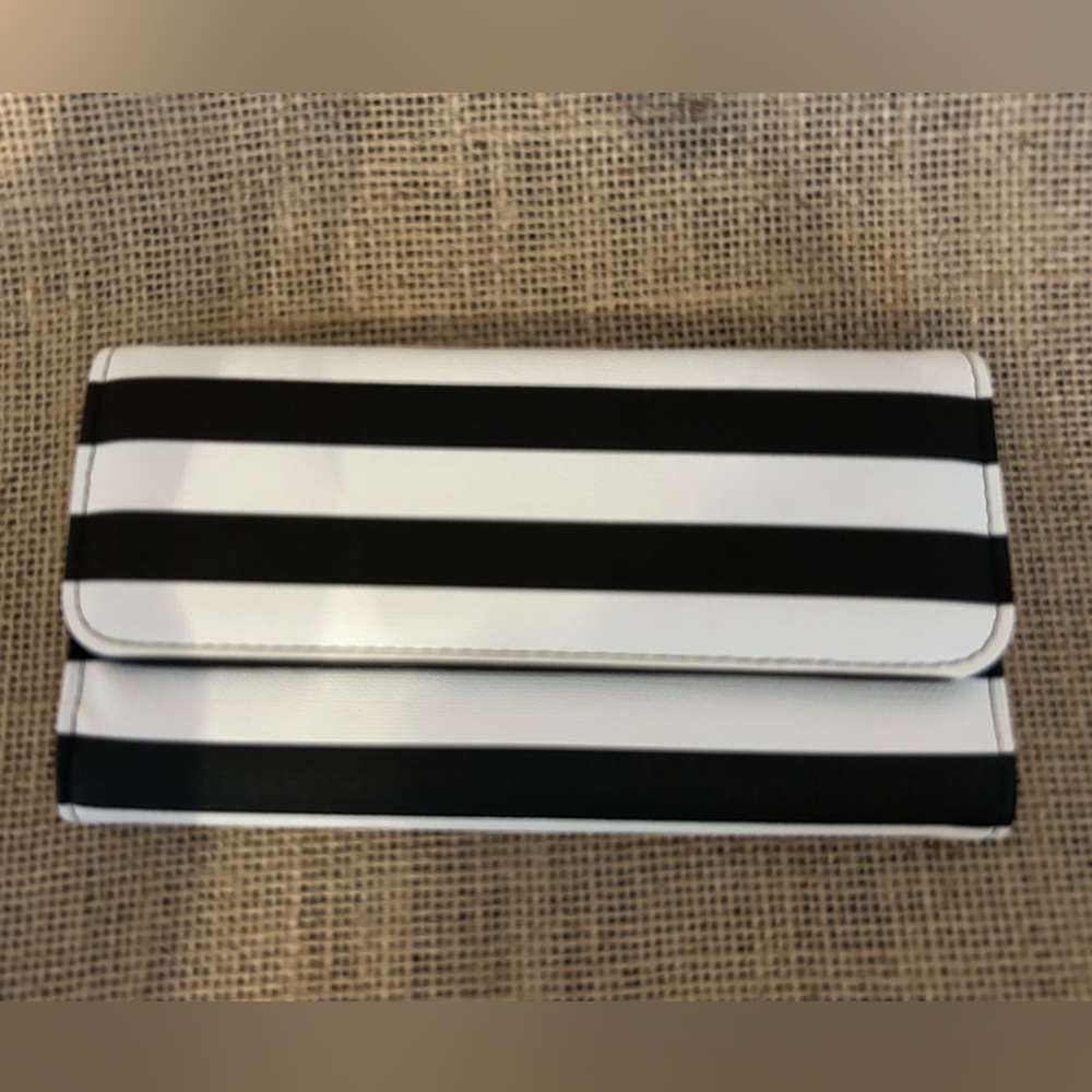 Kut from the Kloth Black Wallet